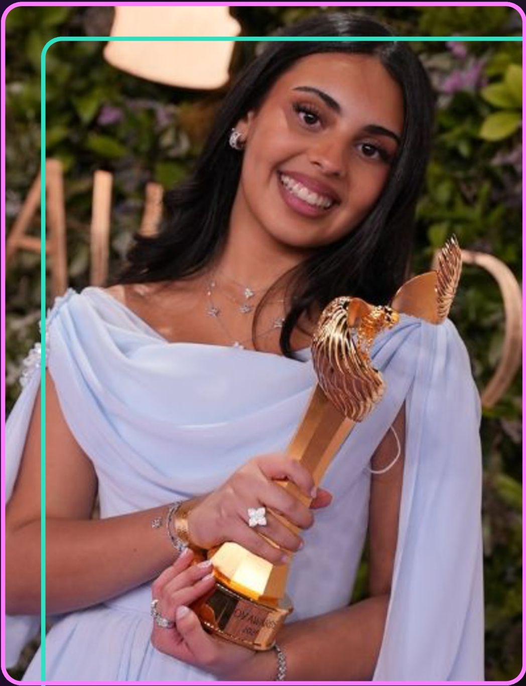 رتيل الشهري مع جائزة Joy Award